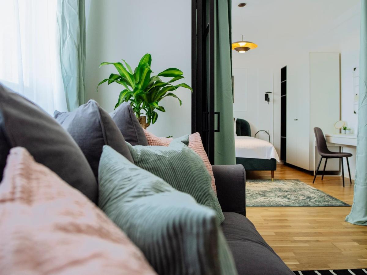 Apartment Sunny 3br Midtown Flat - Amazing View Balcony *