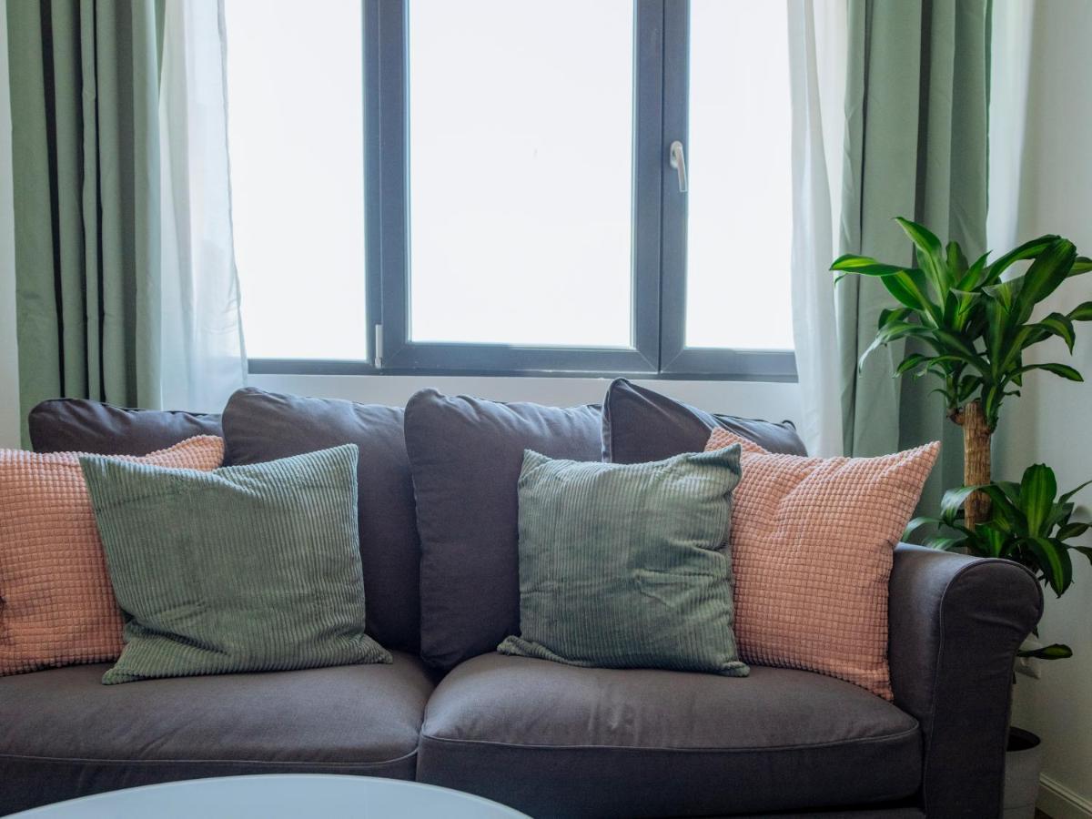 Sunny 3br Midtown Flat - Amazing View Balcony * 布加勒斯特