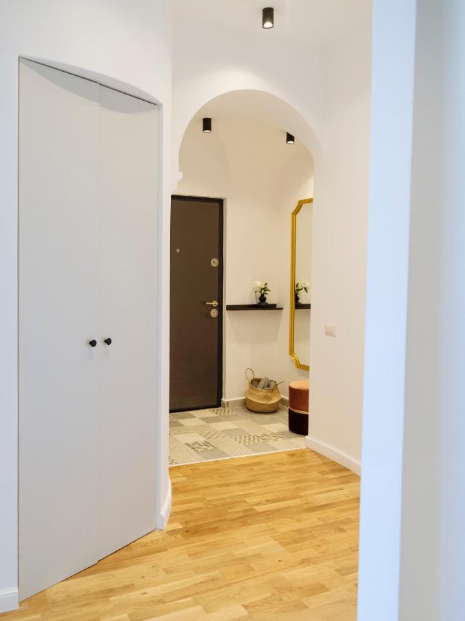 Sunny 3br Midtown Flat - Amazing View Balcony בוקרשט