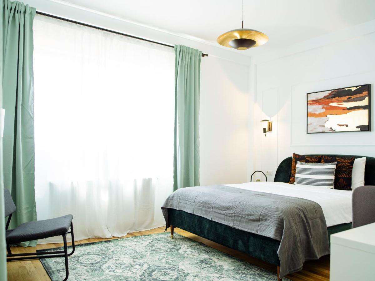 Sunny 3br Midtown Flat - Amazing View Balcony בוקרשט