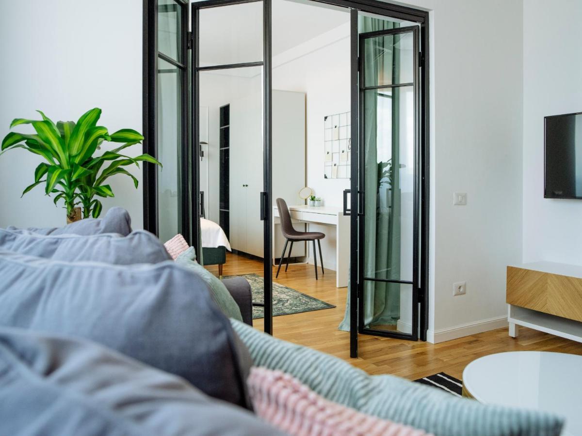 Sunny 3br Midtown Flat - Amazing View Balcony דירה בוקרשט